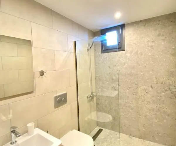 Hotel Annmari *
